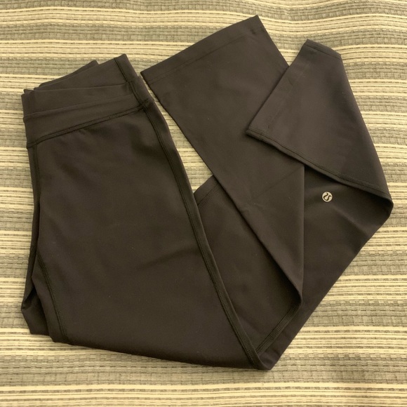 Lululemon Crossover Flare Leggings - Black 4 Tall - Picture 5 of 11